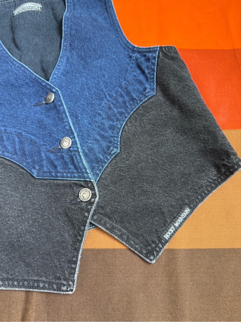 Vintage Rocky Mountain two tone denim vest - Picture 6 of 9
